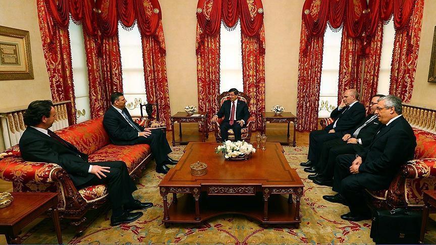 Давутоглу выразил поддержку сирийской оппозиции