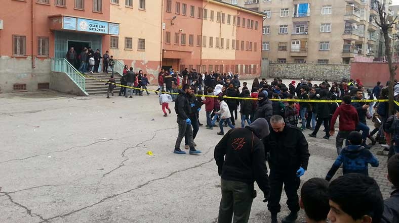 Взрыв в школе: 5 раненых учеников