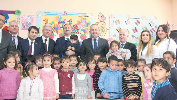 Чавушоглу: «Беженцы постучатся в ваши двери»