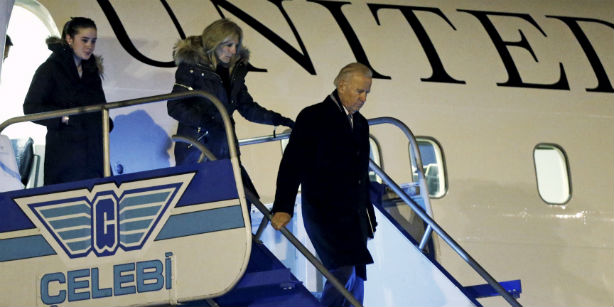 Джо Байден прибыл в Стамбул