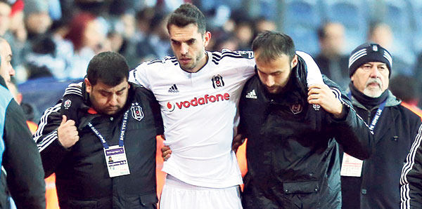 Бешикташ лишился главного защитника на 6 месяцев