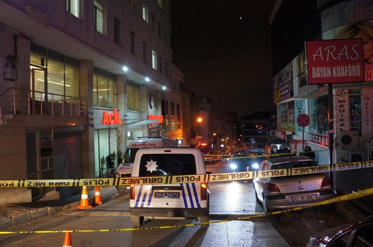 В Стамбуле была обстреляна машина полиции: 1 ранен