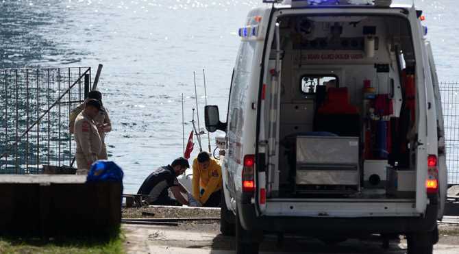 Две женщины на мосту заставили самоубийцу прыгнуть