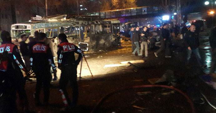 Мощный взрыв в центре Анкары