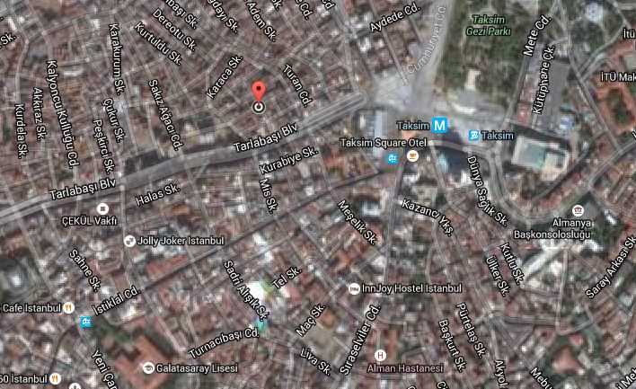 В Бейоглу обрушилось еще одно здание