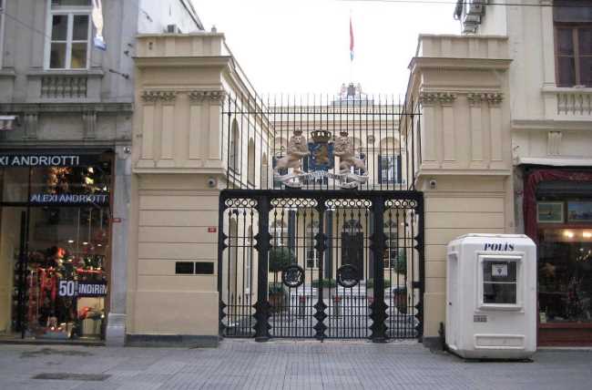 Голландский МИД призвал граждан не посещать Турцию