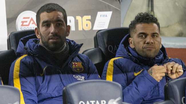 Туран и Алвес могут покинуть Барселону летом