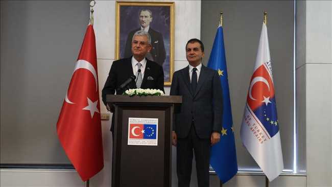 Волкан Бозкыр передал пост Омеру Челику