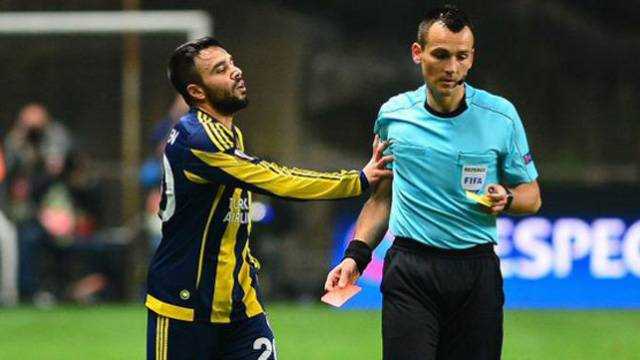 Волкан Шен дисквалифицирован на 1 игру в Еврокубках