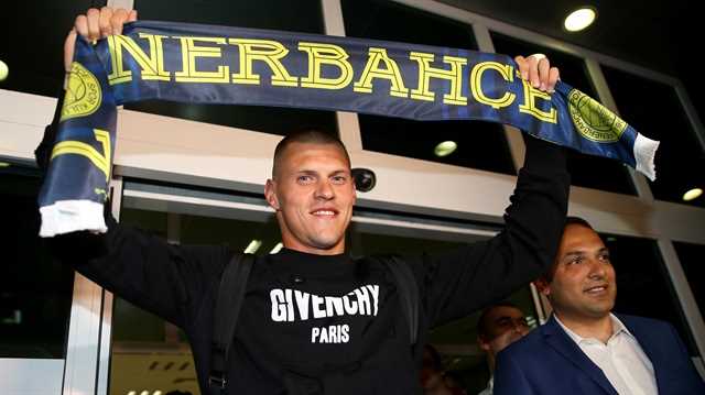 Шкртел и Кёйбаши стали игроками Фенербахче