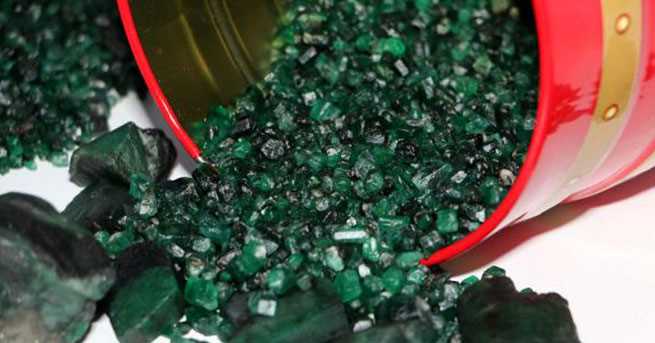 В аэропорту Сабихи Гёкчен изъяты 5,5 кг изумрудов