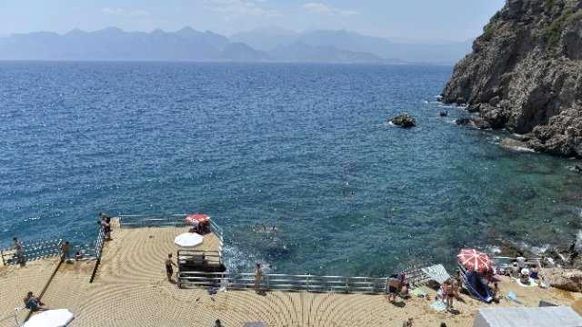 Фалезы Анталии: пляжи, лестницы и урны