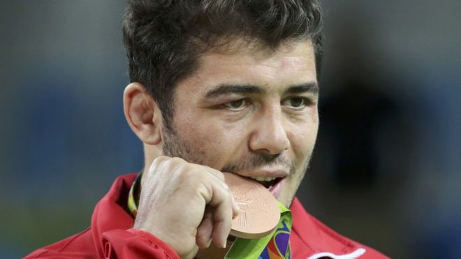 Борьба приносит в копилку Турции первую бронзу