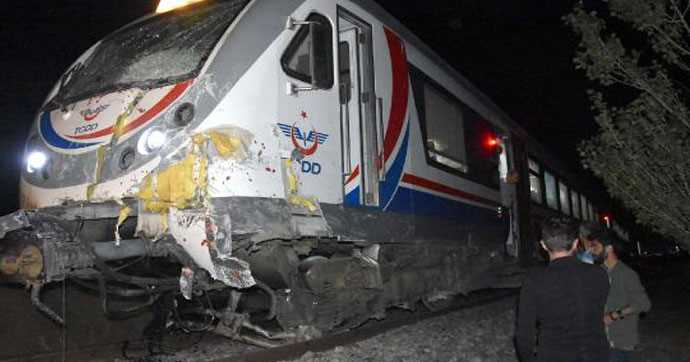 Столкновение электрички и трактора: 2 погибших подростка