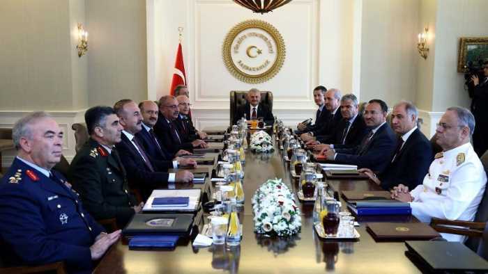 В отставку отправлены 586 полковников ВС Турции