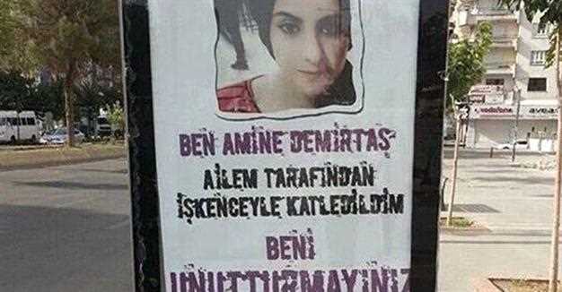 Плакаты по всему Батману рассказывают скандальную историю