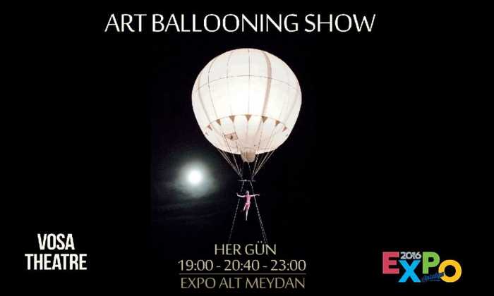 Воздушные акробаты театра V.O.S.A в небе Анталии