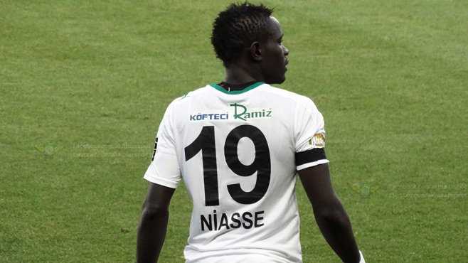 Галатасарай может вернуть Ниассе в Турцию