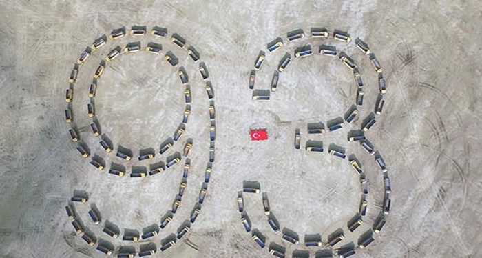 Поздравление с 93-м Днем Республики от водителей грузовиков