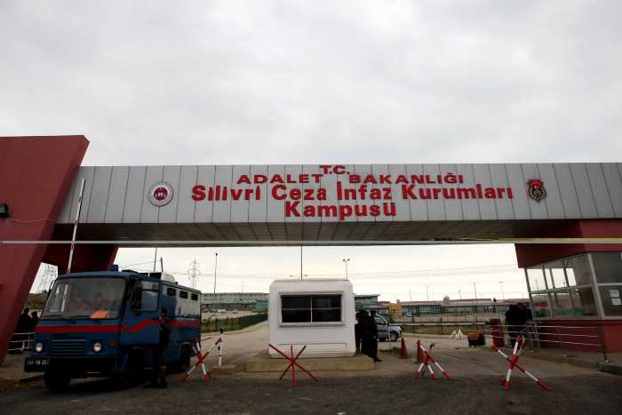 Власти Турции готовятся к тюремным бунтам