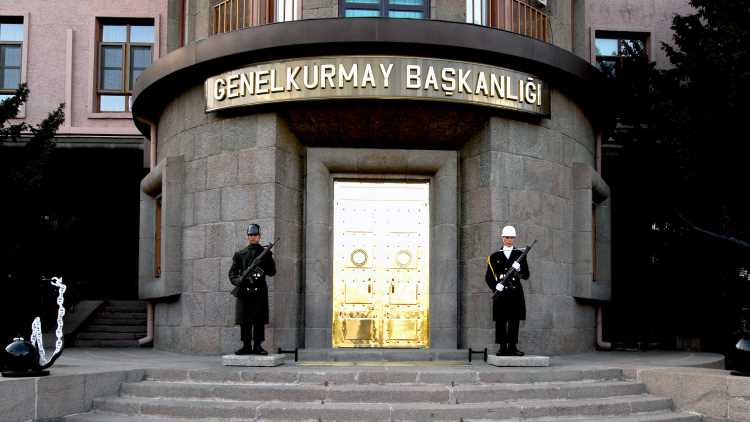 Армия Турции лишилась 40% военного командования