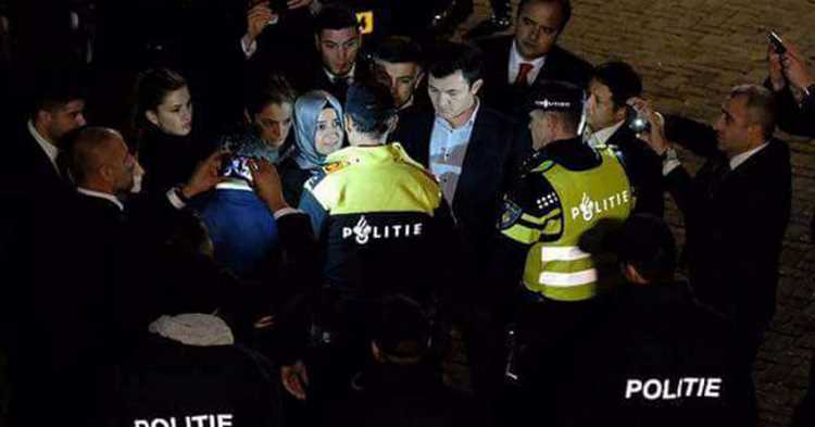 Турецкого министра выдворили из Нидерландов