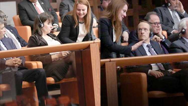 Послу не разрешили скрестить ноги в турецком парламенте