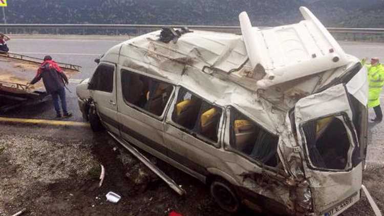 Трое россиян пострадали в ДТП с микроавтобусом в Анталье