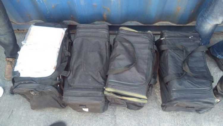 Стамбульские полицейские изъяли 212 кг кокаина