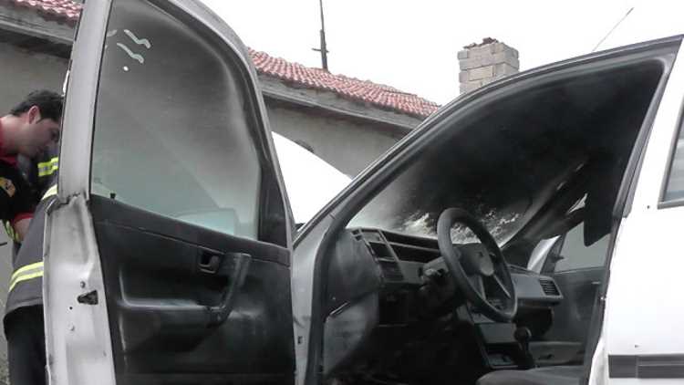 Взорвавшийся телефон сжег автомобиль