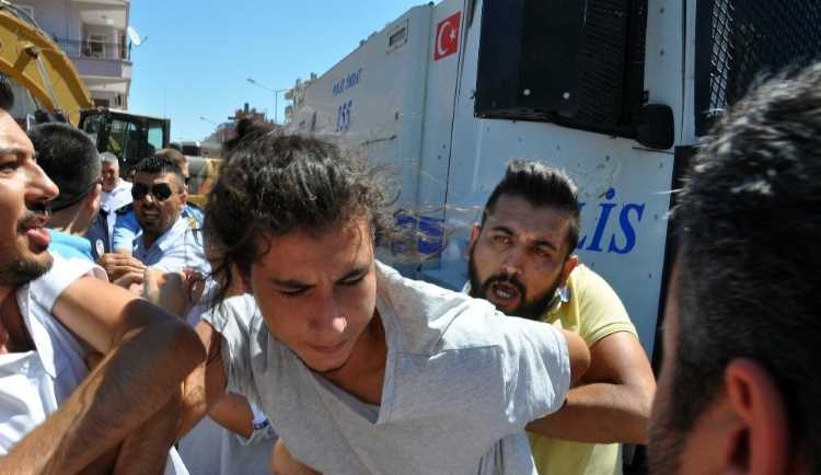 Жители Антальи вышли на защиту парка