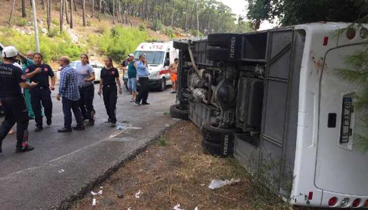 6 туристов пострадали в ДТП в районе Кемера
