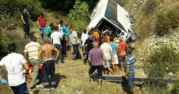 Двое туристов погибли в ДТП с автобусом в Анталье