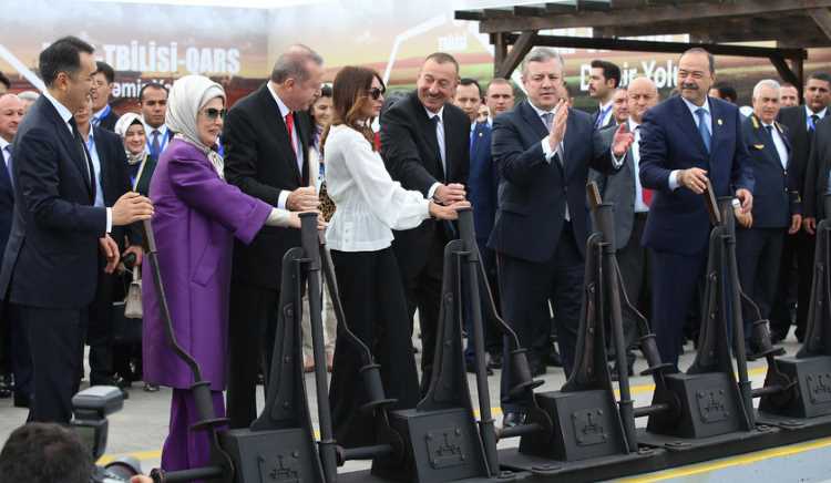 Эрдоган официально открыл маршрут Баку-Тбилиси-Карс