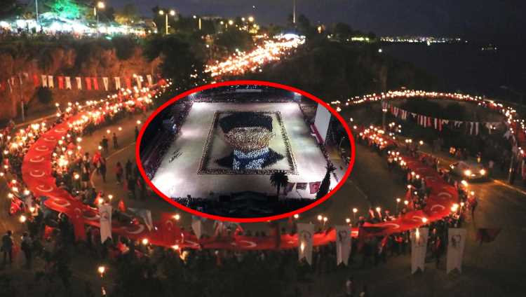 Ататюрк из 4000 человек и 400-метровый флаг