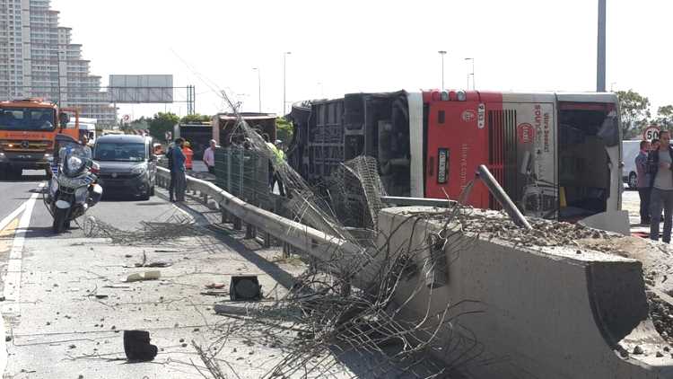 15 пассажиров стамбульского автобуса пострадали в ДТП