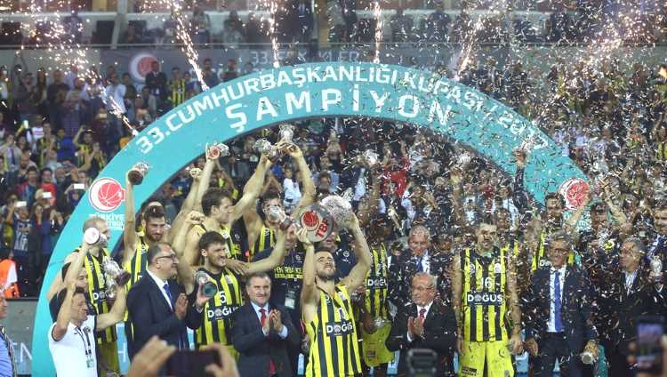 Фенербахче стартует сегодня в «Финале четырех»