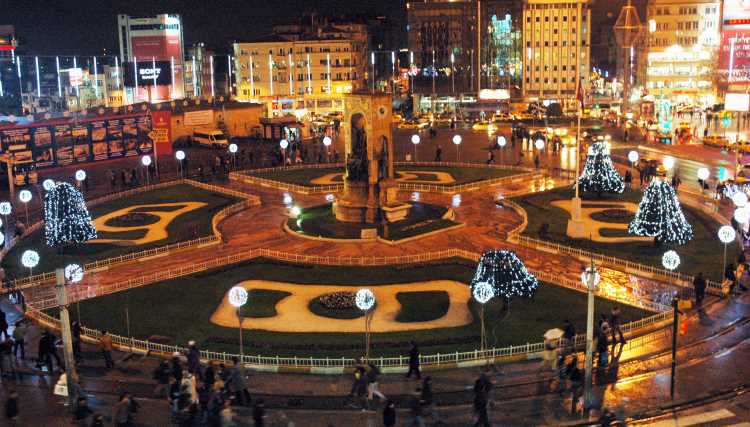 Полиция запретила праздновать Новый год на Таксиме