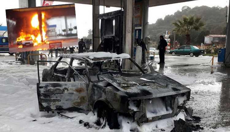 Молния попала в автомобиль на АЗС в Анталии