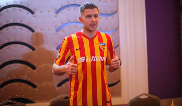 Артем Кравец меняет Динамо на Кайсериспор