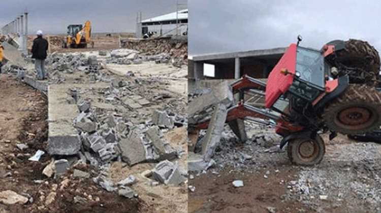 3 человека погибли при сносе фермы в Конье