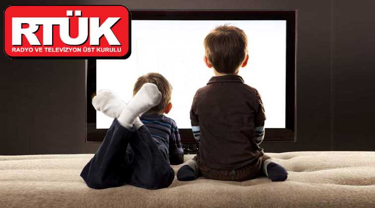 Минздрав запретил рекламировать сладости детям по ТВ