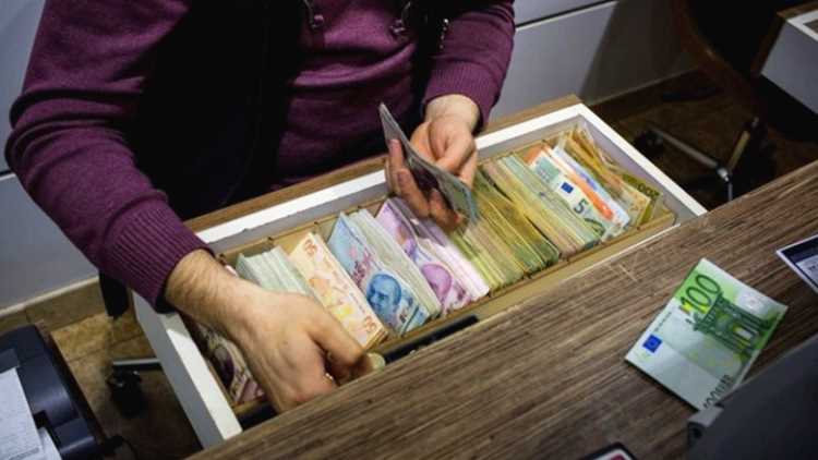 Рекордное пике лиры: евро — 8,66; доллар — 7,28