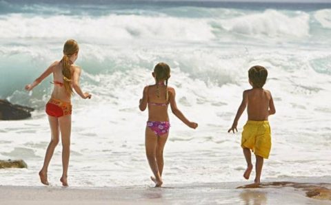 СМИ рассказали, как вывести детей на море без штрафов