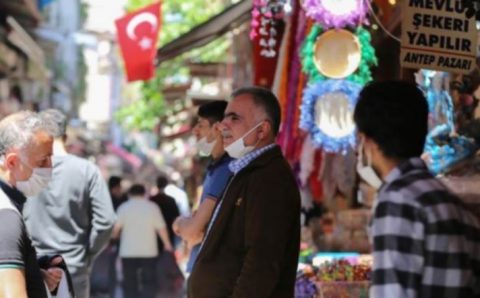 Еще 8 турецких провинций ввели «масочный режим»
