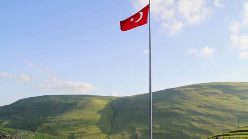 Природа каждый год рисует силуэт Ататюрка