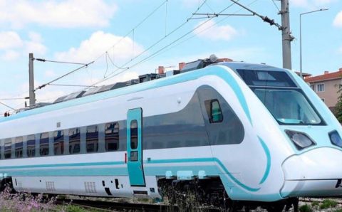 Министры представили первый турецкий электропоезд