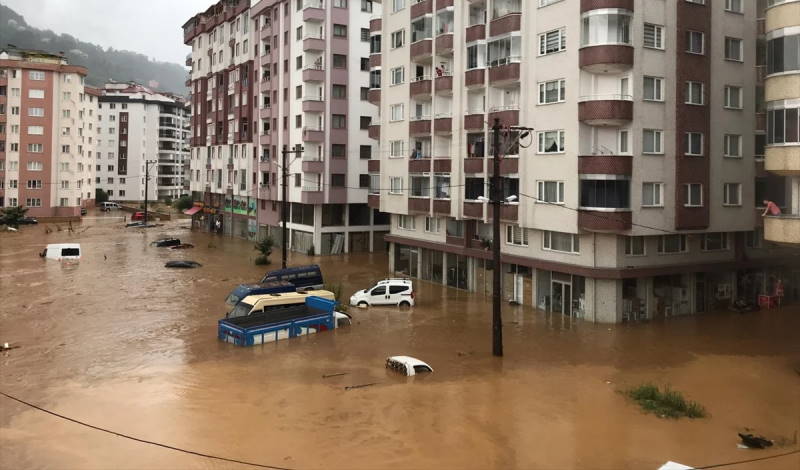 Непогода в Ризе: ливни, сели, наводнения