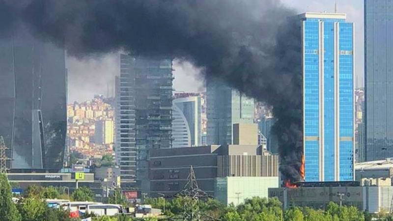 В центре Анкары горел 30-этажный небоскреб