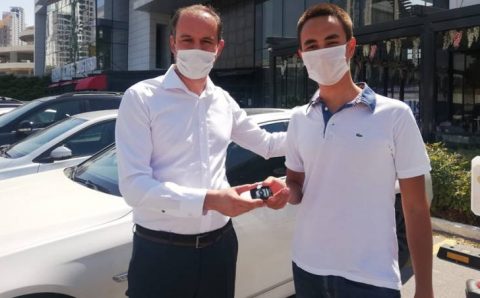 Сдержал слово и подарил свой автомобиль